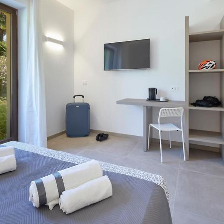 Agriturismo De Bas ริวาเดลการ์ดา ภายนอก รูปภาพ