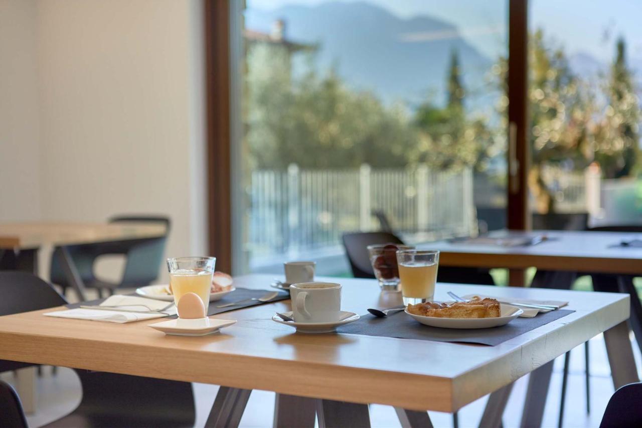Agriturismo De Bas ริวาเดลการ์ดา ภายนอก รูปภาพ
