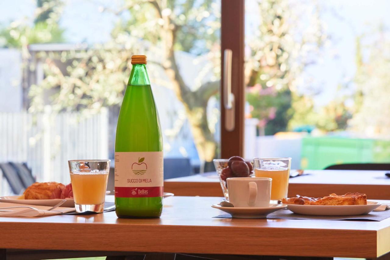 Agriturismo De Bas ริวาเดลการ์ดา ภายนอก รูปภาพ