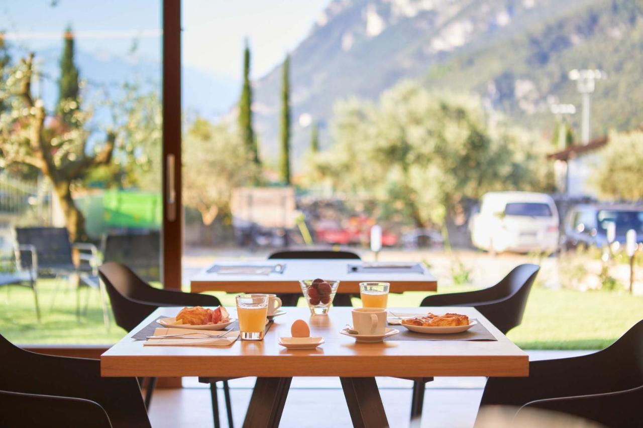 Agriturismo De Bas ริวาเดลการ์ดา ภายนอก รูปภาพ